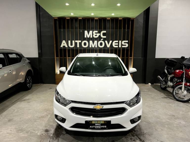 CHEVROLET - PRISMA - 2016/2017 - Branca - R$ 62.900,00