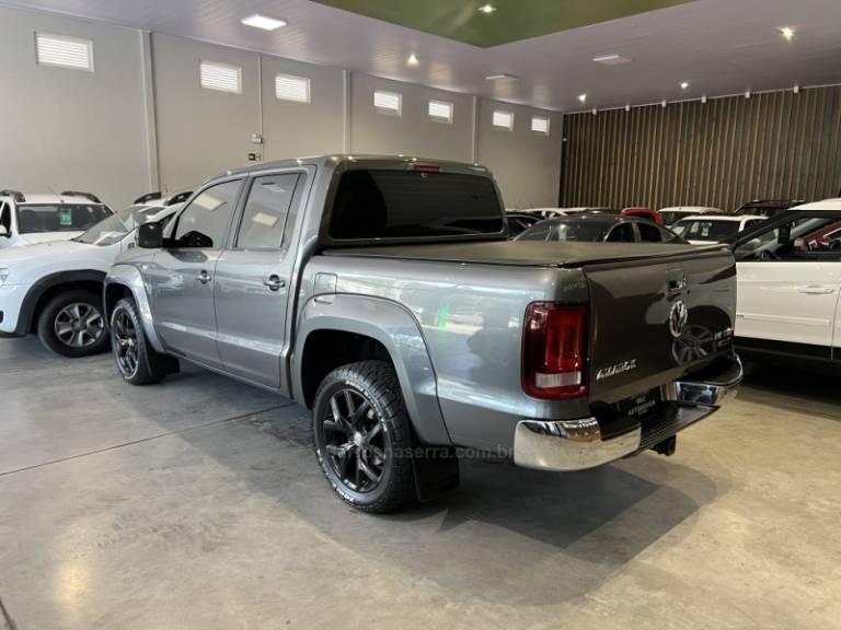 VOLKSWAGEN - AMAROK - 2018/2018 - Cinza - R$ 144.900,00