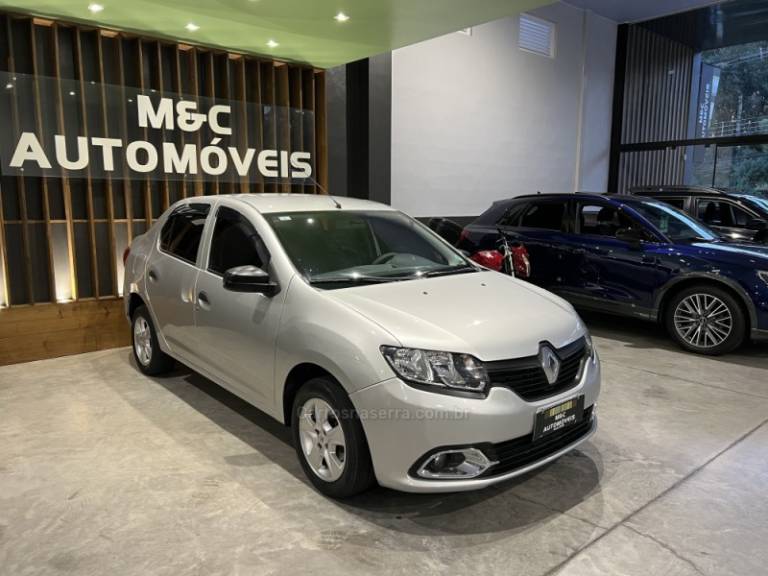 RENAULT - LOGAN - 2014/2015 - Prata - R$ 33.900,00