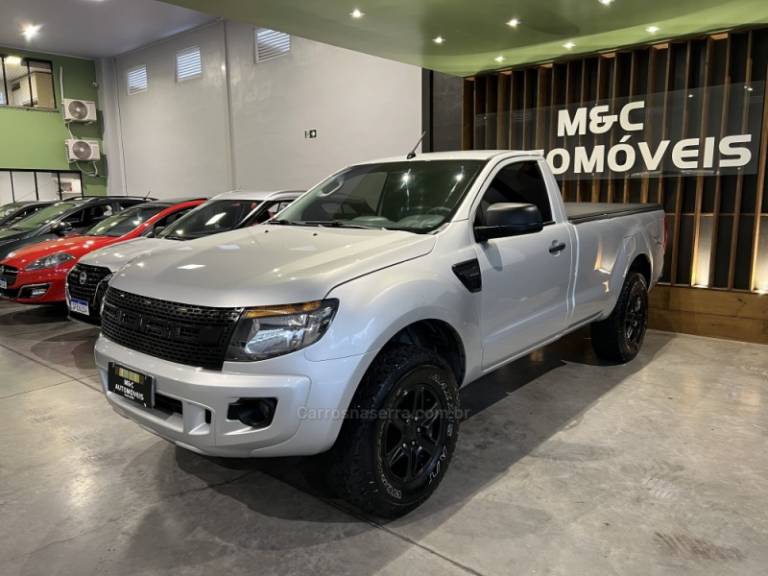 FORD - RANGER - 2013/2013 - Prata - R$ 77.900,00