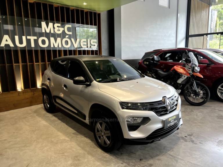 RENAULT - KWID - 2022/2023 - Prata - R$ 49.900,00