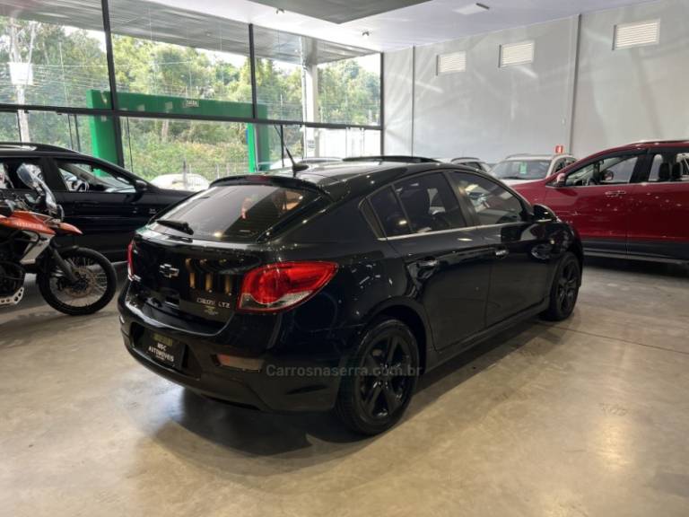 CHEVROLET - CRUZE - 2014/2014 - Preta - R$ 68.900,00