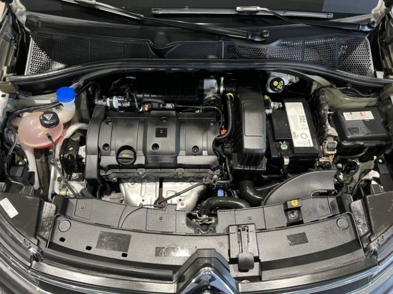 CITROËN - C4 CACTUS - 2022/2023 - Cinza - R$ 83.900,00