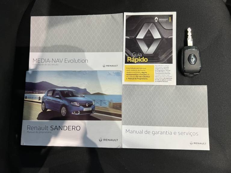 RENAULT - SANDERO - 2018/2019 - Branca - R$ 54.900,00