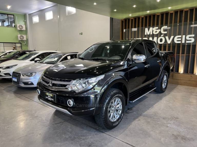 MITSUBISHI - L200 TRITON - 2018/2019 - Preta - R$ 144.900,00