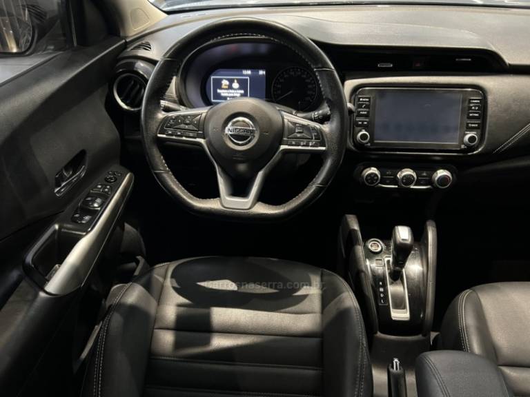 NISSAN - KICKS - 2022/2022 - Cinza - R$ 95.900,00