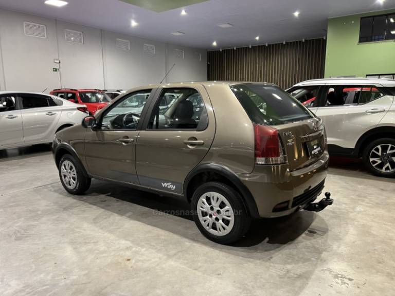 FIAT - PALIO - 2015/2015 - Cinza - R$ 32.900,00