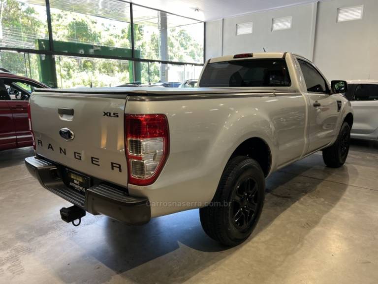 FORD - RANGER - 2013/2013 - Prata - R$ 79.900,00