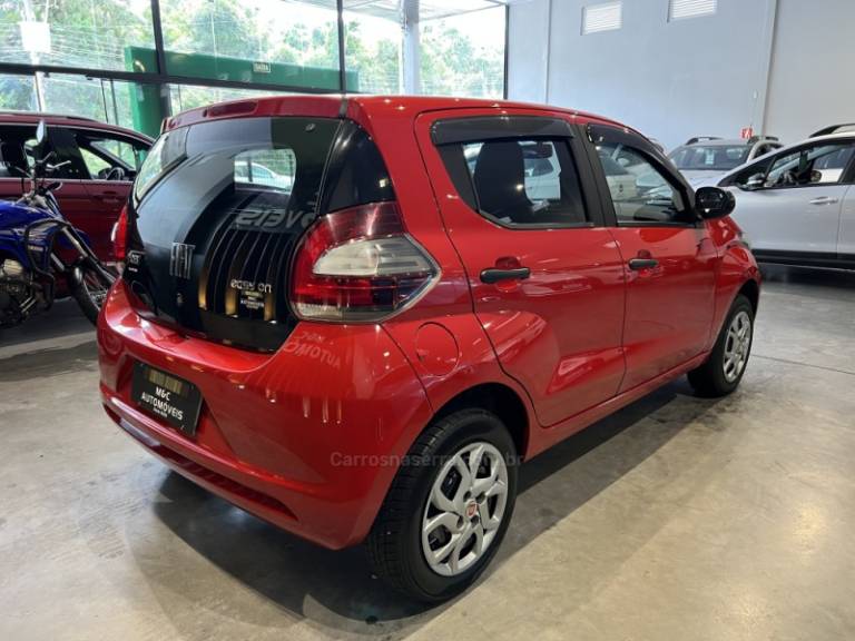 FIAT - MOBI - 2017/2017 - Vermelha - R$ 41.900,00