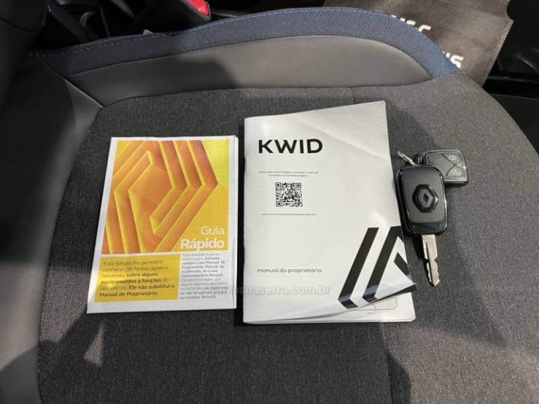 RENAULT - KWID - 2022/2023 - Azul - R$ 57.900,00