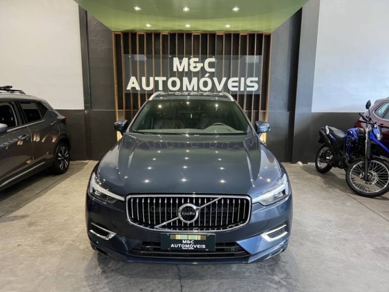 VOLVO - XC60 - 2021/2021 - Azul - R$ 186.900,00