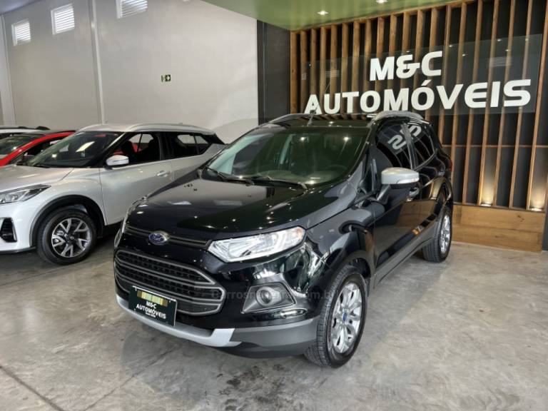 FORD - ECOSPORT - 2016/2017 - Preta - R$ 61.900,00