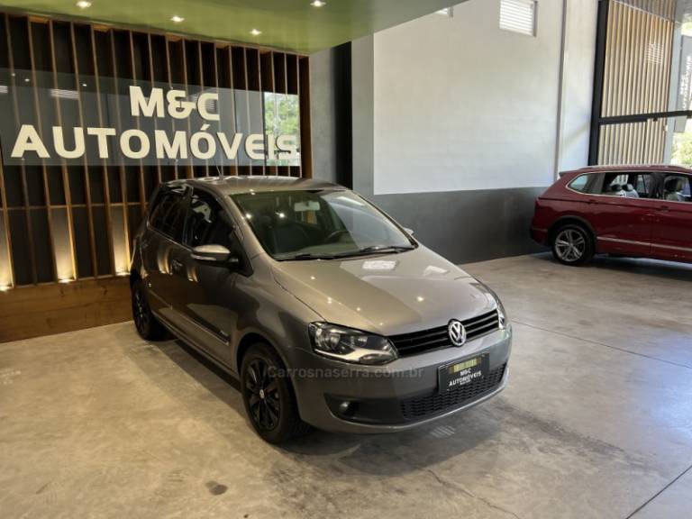 VOLKSWAGEN - FOX - 2010/2011 - Cinza - R$ 34.900,00