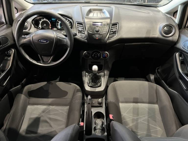 FORD - FIESTA - 2013/2014 - Prata - R$ 41.900,00