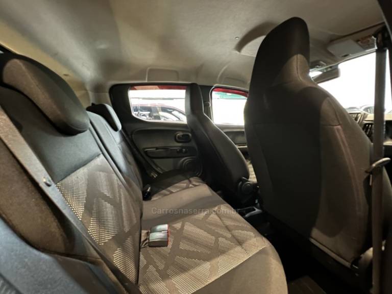 FIAT - MOBI - 2017/2017 - Vermelha - R$ 41.900,00