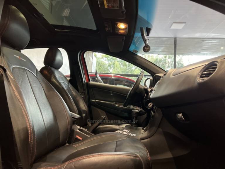 FIAT - BRAVO - 2015/2016 - Vermelha - R$ 55.900,00