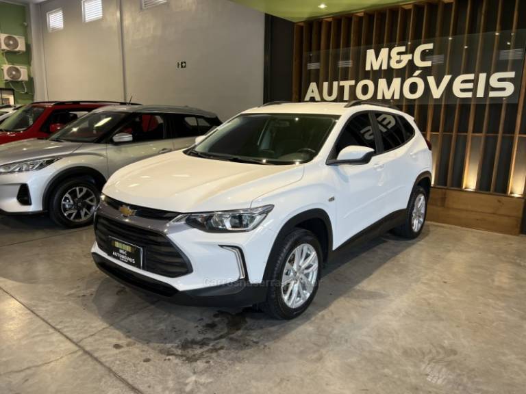 CHEVROLET - TRACKER - 2022/2023 - Branca - R$ 103.900,00