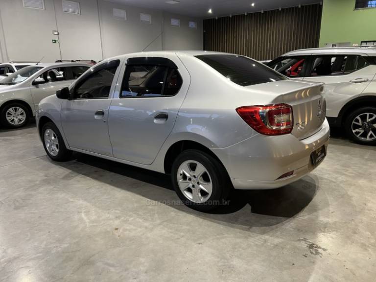 RENAULT - LOGAN - 2014/2015 - Prata - R$ 33.900,00
