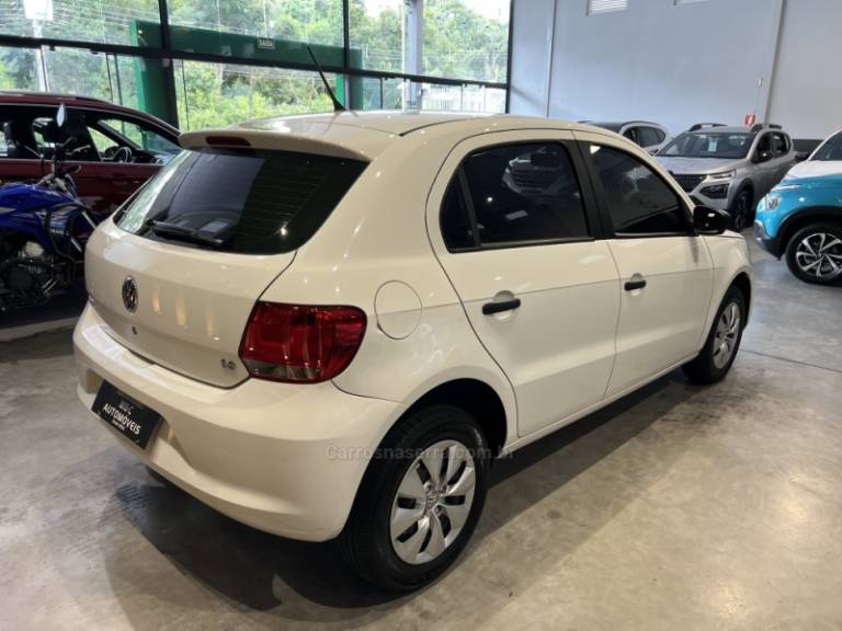 VOLKSWAGEN - GOL - 2013/2014 - Branca - R$ 42.900,00