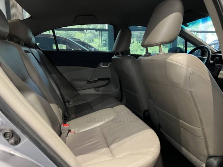 HONDA - CIVIC - 2014/2015 - Cinza - R$ 73.900,00