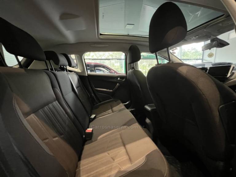 PEUGEOT - 2008 - 2018/2018 - Vermelha - R$ 65.900,00