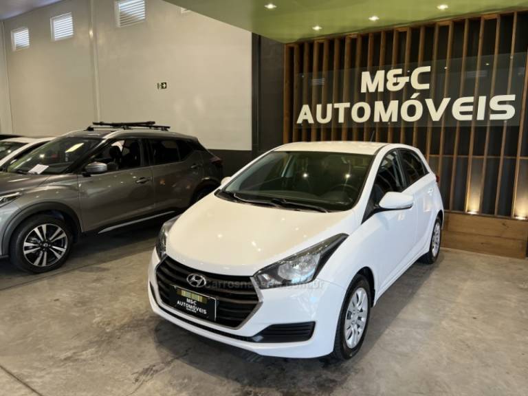 HYUNDAI - HB20 - 2017/2018 - Branca - R$ 54.900,00