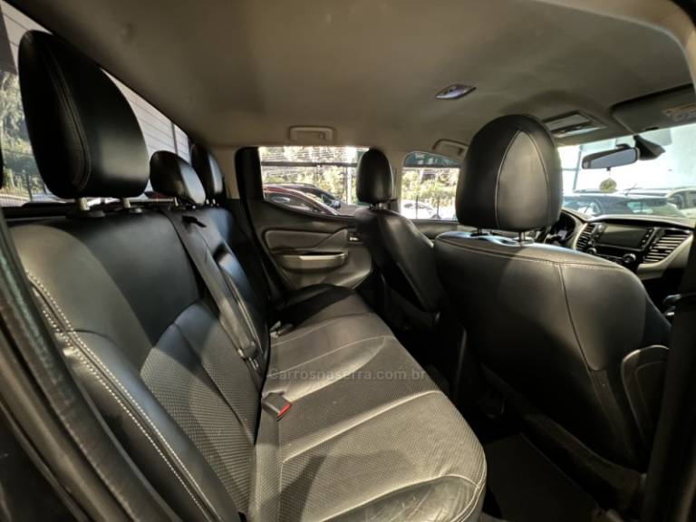 MITSUBISHI - L200 TRITON - 2018/2019 - Preta - R$ 144.900,00