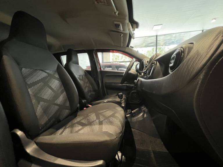 FIAT - MOBI - 2017/2017 - Vermelha - R$ 41.900,00