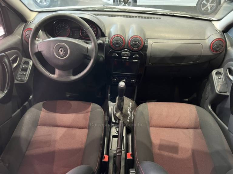 RENAULT - SANDERO - 2013/2014 - Branca - R$ 42.900,00