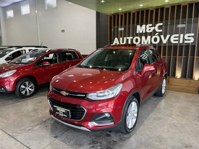CHEVROLET - TRACKER - 2017/2018 - Vermelha - R$ 85.900,00