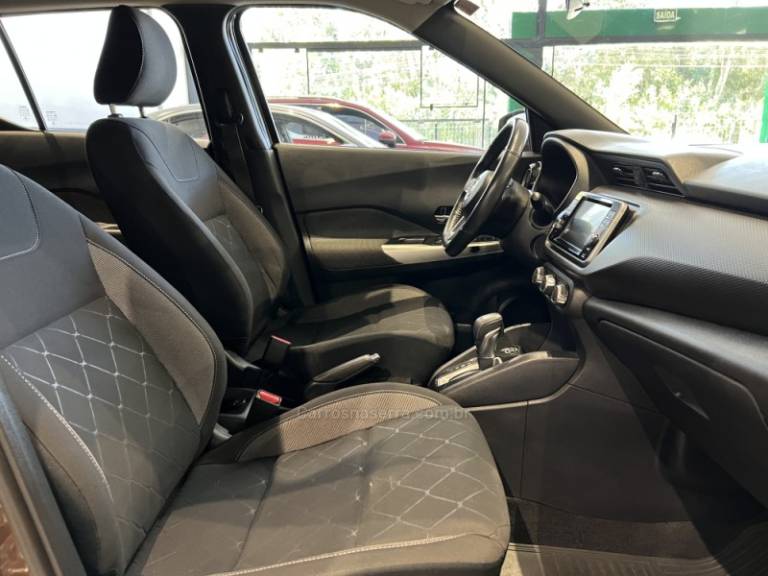 NISSAN - KICKS - 2019/2020 - Marrom - R$ 83.900,00