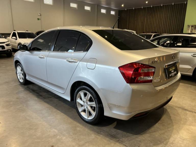 HONDA - CITY - 2013/2014 - Prata - R$ 59.900,00