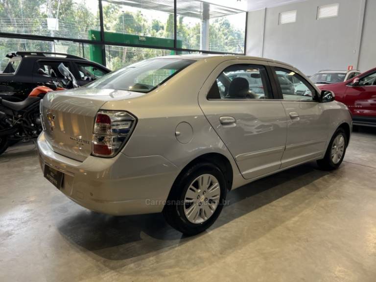 CHEVROLET - COBALT - 2014/2015 - Prata - R$ 45.900,00