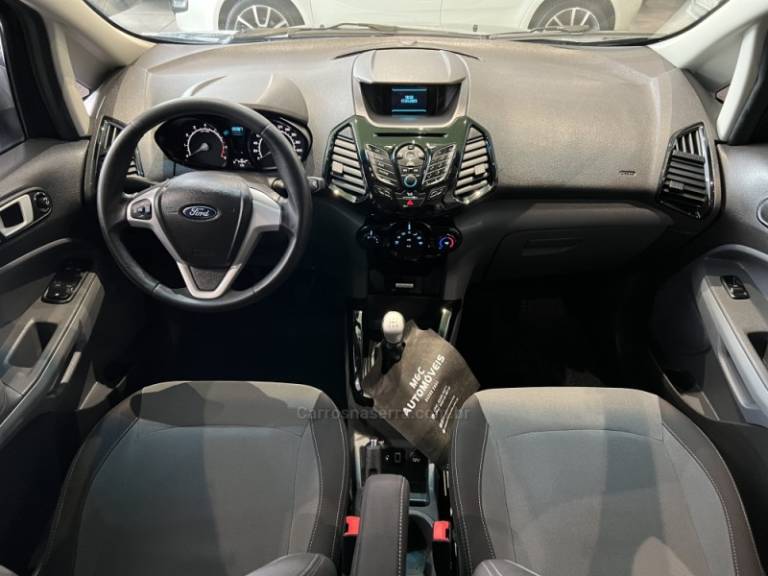 FORD - ECOSPORT - 2016/2017 - Preta - R$ 61.900,00