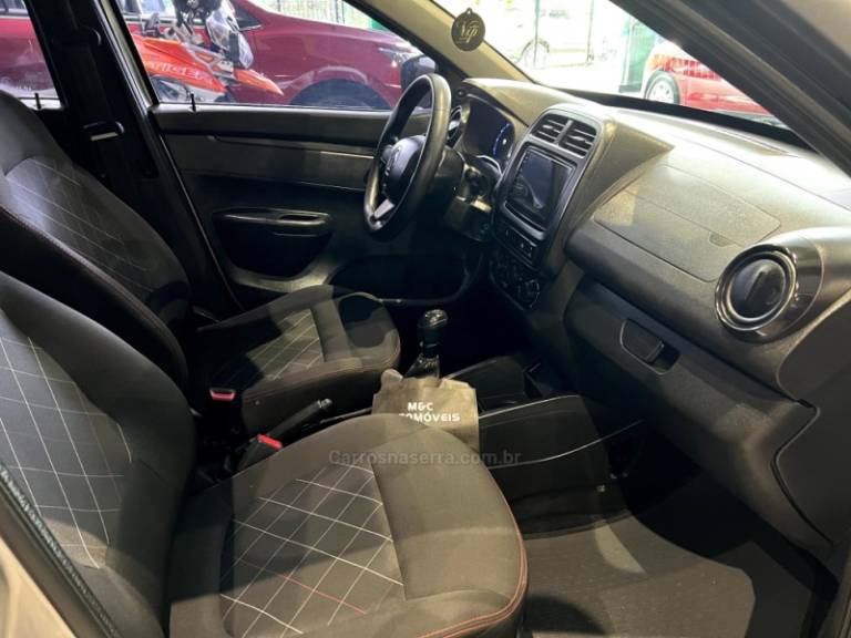 RENAULT - KWID - 2022/2023 - Prata - R$ 49.900,00