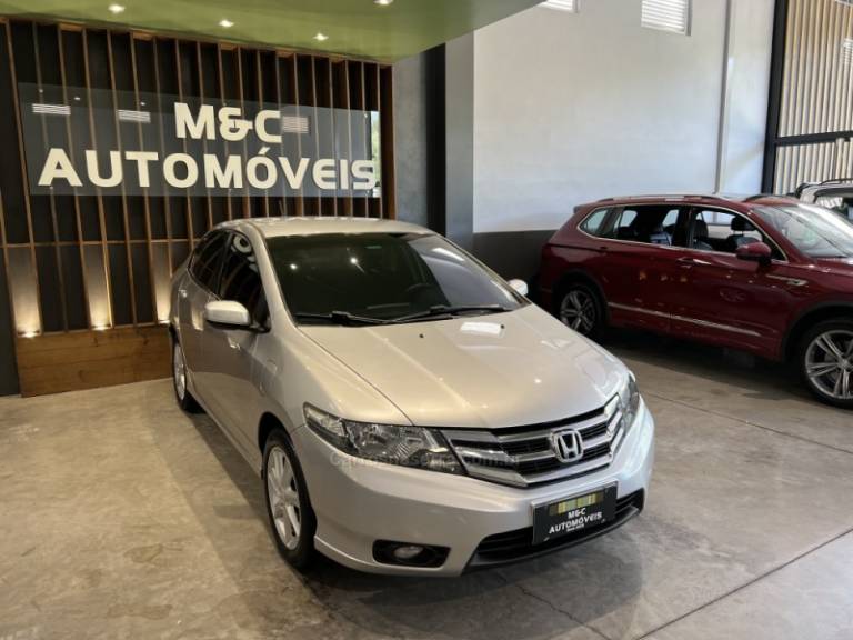 HONDA - CITY - 2013/2014 - Prata - R$ 59.900,00
