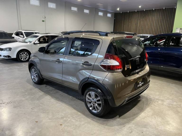FIAT - MOBI - 2017/2018 - Cinza - R$ 47.900,00