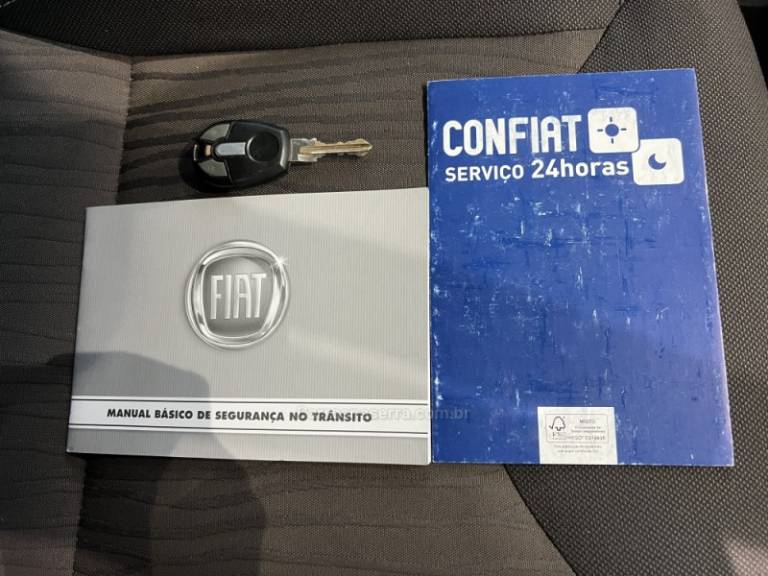 FIAT - UNO - 2013/2014 - Prata - R$ 38.900,00