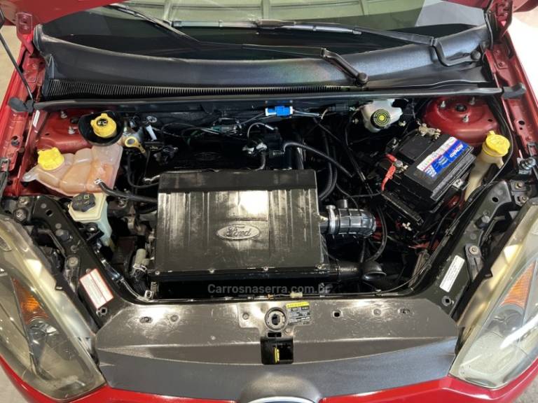 FORD - FIESTA - 2012/2012 - Vermelha - R$ 26.900,00