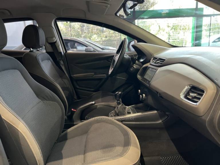 CHEVROLET - PRISMA - 2014/2014 - Branca - R$ 43.900,00