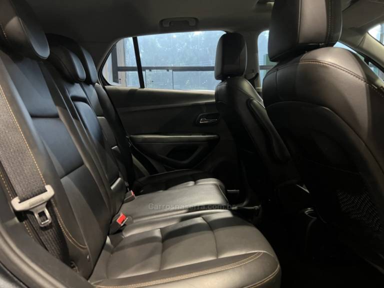 CHEVROLET - TRACKER - 2018/2018 - Cinza - R$ 84.900,00