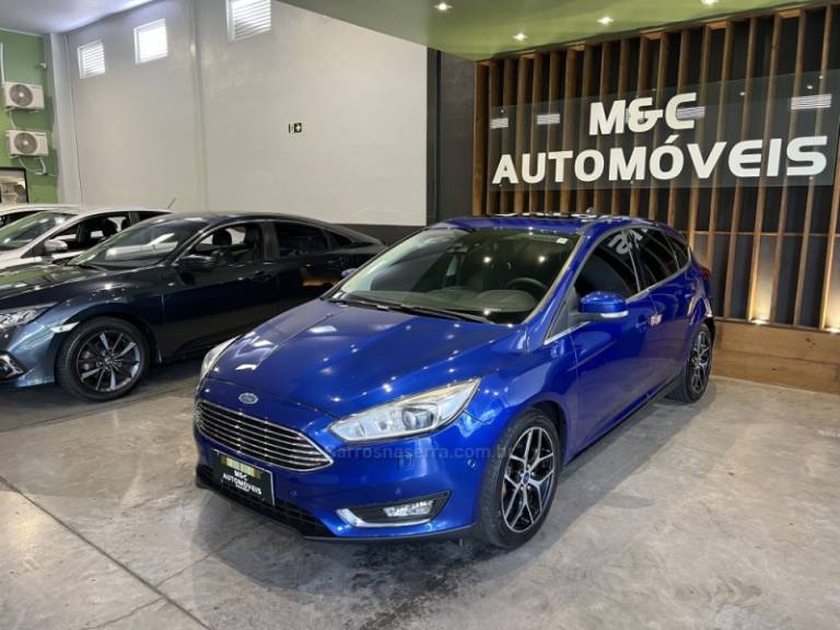 FORD - FOCUS - 2015/2016 - Azul - R$ 65.900,00