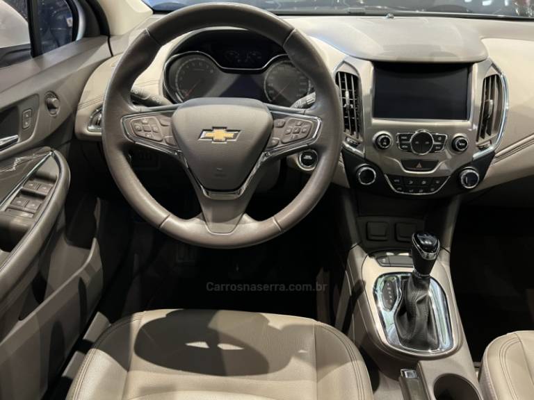 CHEVROLET - CRUZE - 2018/2018 - Branca - R$ 96.900,00