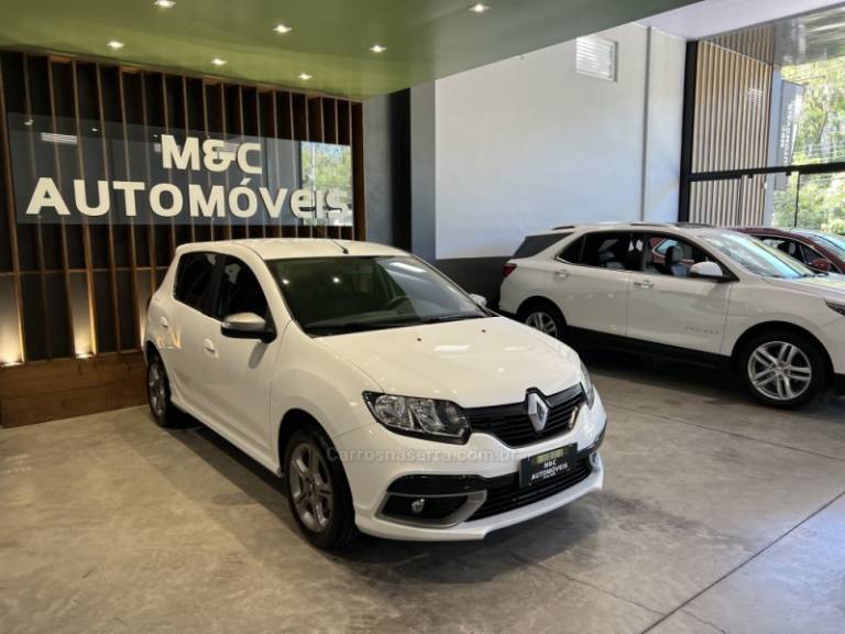 RENAULT - SANDERO - 2018/2019 - Branca - R$ 54.900,00