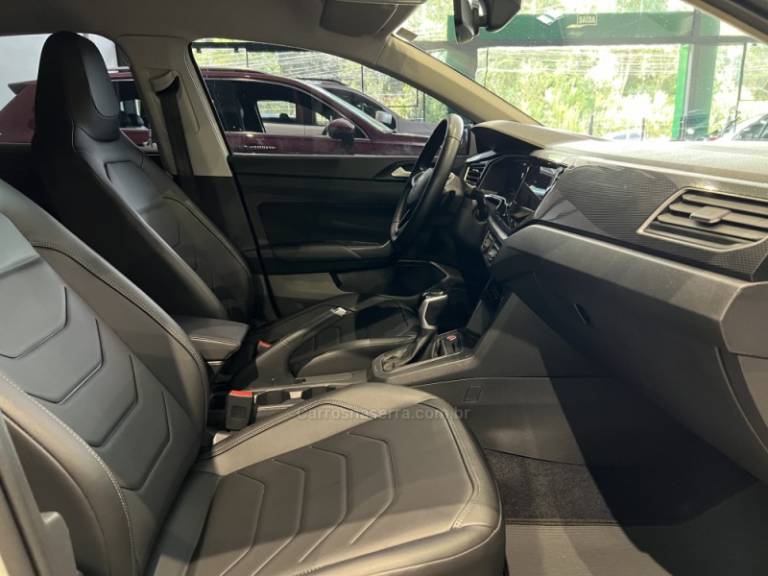 VOLKSWAGEN - POLO - 2023/2023 - Branca - R$ 91.900,00