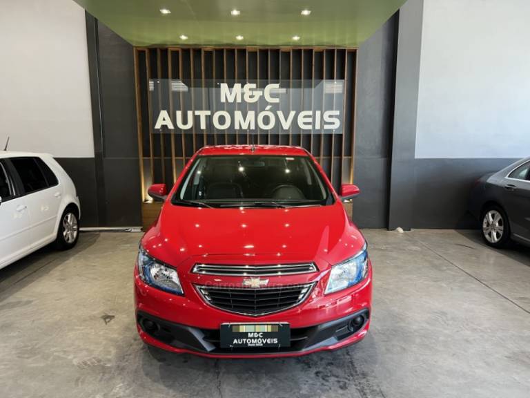 CHEVROLET - PRISMA - 2015/2015 - Vermelha - R$ 49.900,00