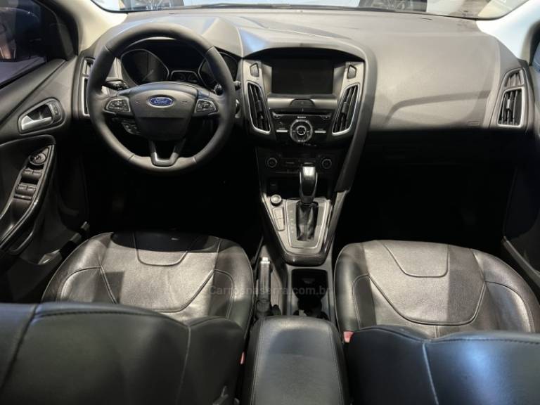 FORD - FOCUS - 2015/2016 - Azul - R$ 69.900,00