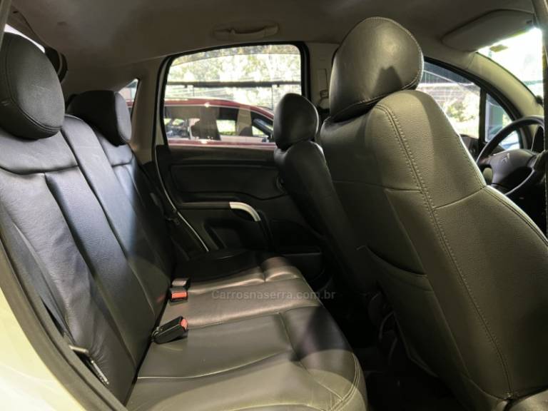 CITROËN - C3 - 2011/2012 - Branca - R$ 28.900,00