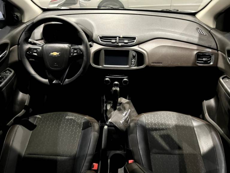 CHEVROLET - PRISMA - 2016/2017 - Branca - R$ 62.900,00