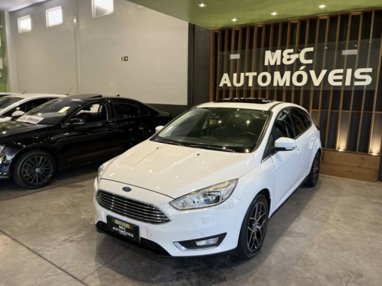 FORD - FOCUS - 2016/2016 - Branca - R$ 66.900,00